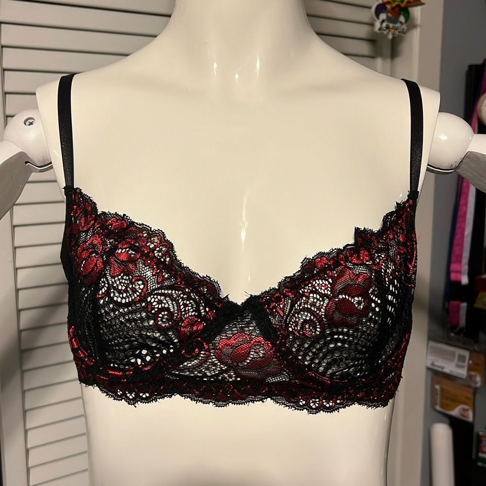 Avidlove Lace  Floral Design Red and Black Bra Size Medium